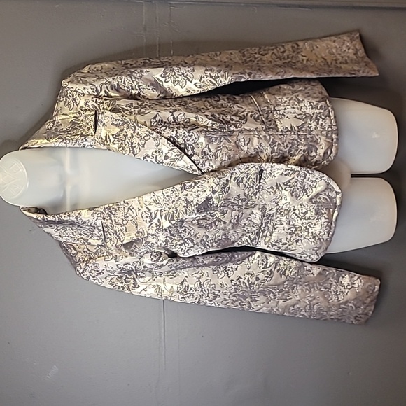 Cach'e - Picture 2 of 5